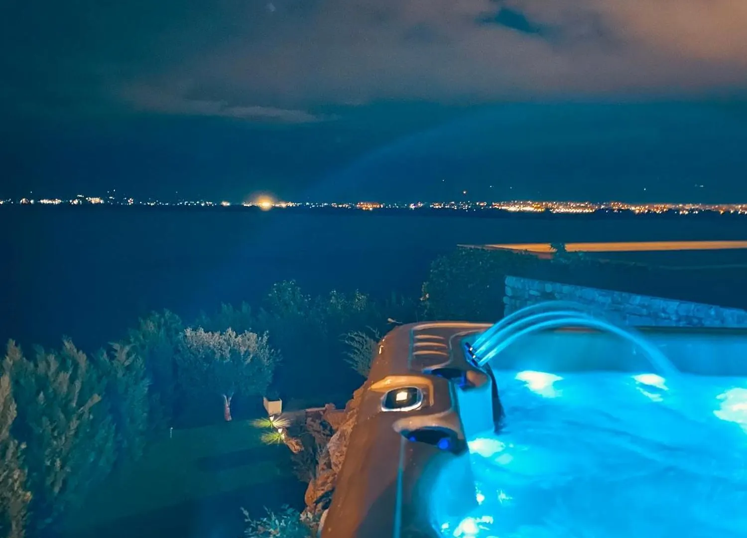Lake Breeze Villa With A Pool & Magnificent Views Shiroka